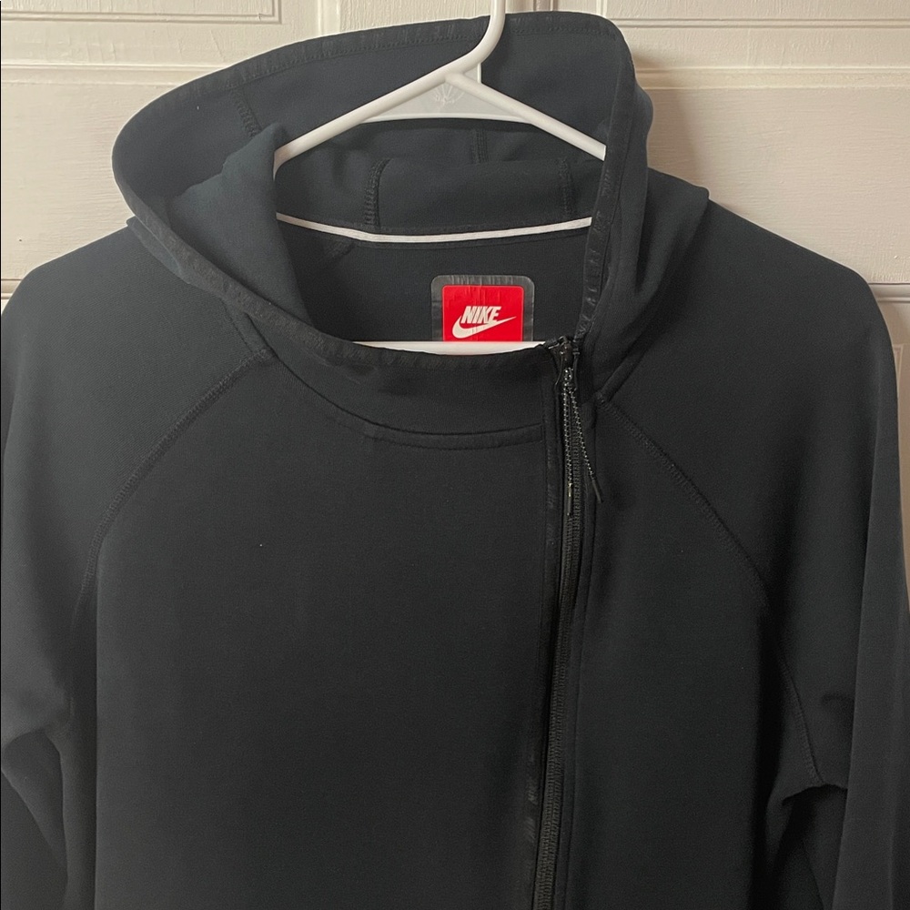 Nike Sportswear Tech Fleece Cape Full Zip Hoodie in black, women’s size medium